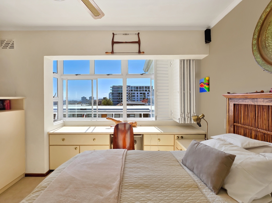 2 Bedroom Property for Sale in Sea Point Western Cape
